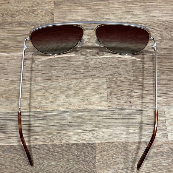 QUAY High Key Gold Tone Frame Brown Fade Polarized Lenses Aviator Sunglasses main image 10